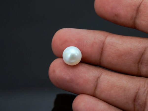 Cultured Pearl Moti 6.18 carat in-hand actual size