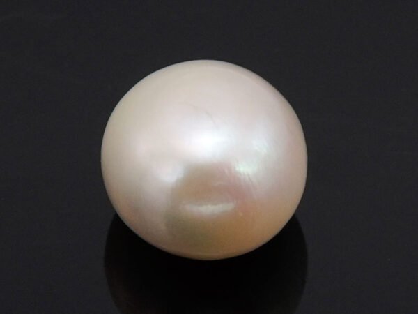 Cultured Pearl Moti 6.24 carat top view creamish white round shape