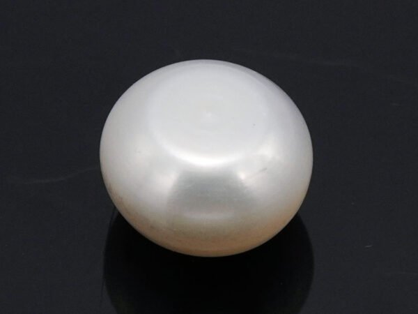 Cultured Pearl Moti 6.35 carat back view rounded surface