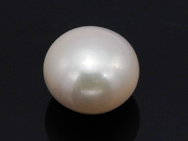 Cultured Pearl Moti 6.74 carat back view rounded surface
