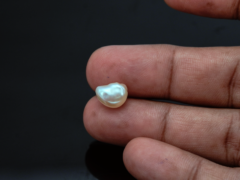 Keshi Pearl Moti 4.46 carat in-hand actual size baroque shape