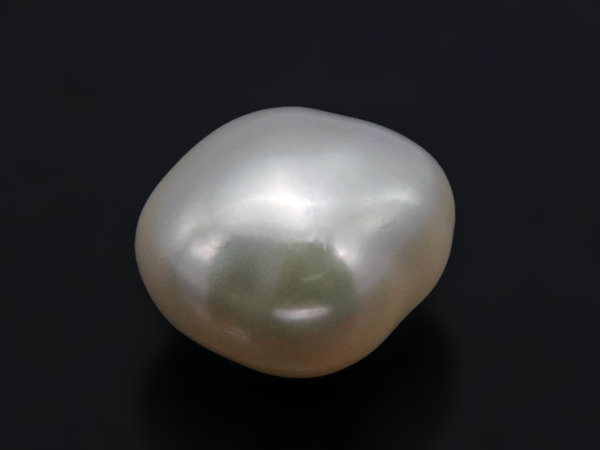 Keshi Pearl Moti 4.49 carat back view baroque surface
