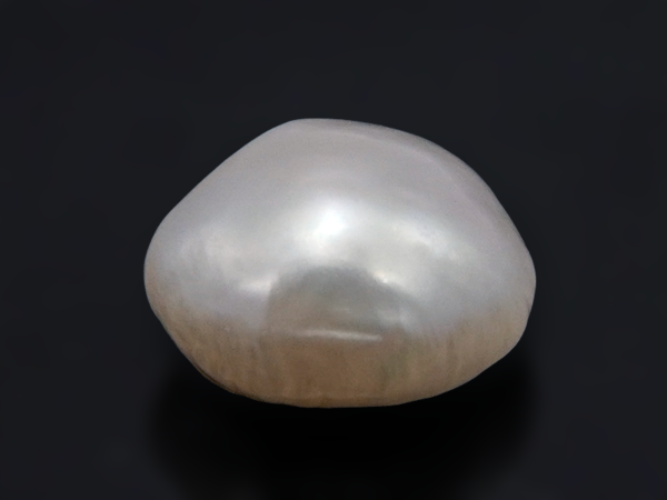Keshi Pearl Moti 4.94 carat top view creamish white baroque shape