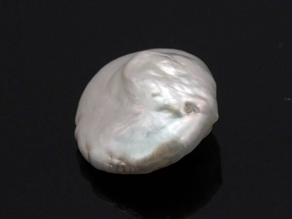 Keshi Pearl Moti 4.37 carat front view creamish white baroque shape