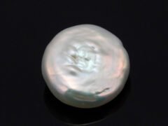 Keshi Pearl Moti 4.73 carat front view creamish white baroque shape