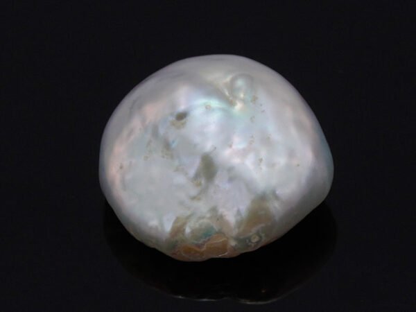 Keshi Pearl Moti 5.00 carat front view creamish white baroque shape