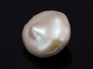 Keshi Pearl Moti 5.36 carat front view creamish white baroque shape