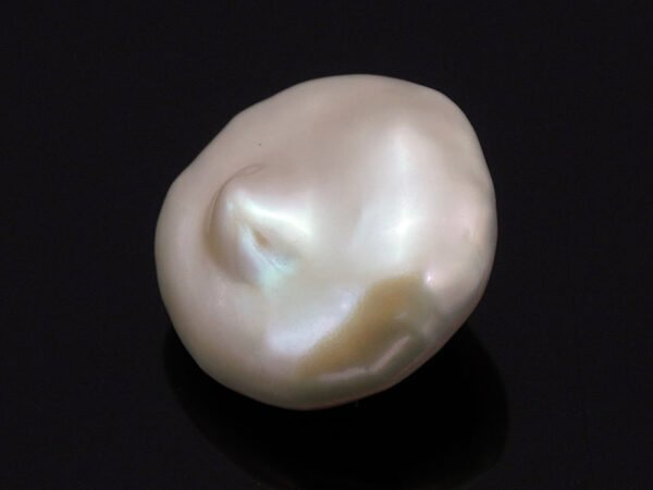 Keshi Pearl Moti 5.36 carat front view creamish white baroque shape