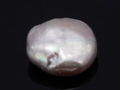 Keshi Pearl Moti 5.55 carat front view creamish white baroque shape