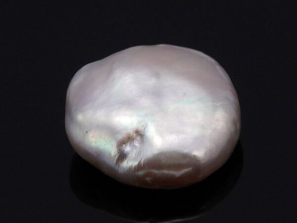 Keshi Pearl Moti 5.55 carat front view creamish white baroque shape