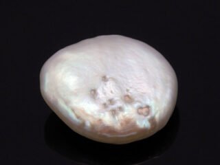 Keshi Pearl Moti 5.61 carat front view creamish white baroque shape