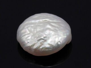 Keshi Pearl Moti 5.67 carat front view creamish white baroque shape
