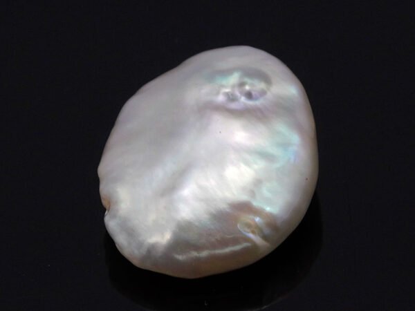 Keshi Pearl Moti 5.70 carat front view creamish white baroque shape