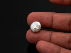 Keshi Pearl Moti 5.94 carat in hand actual size reference
