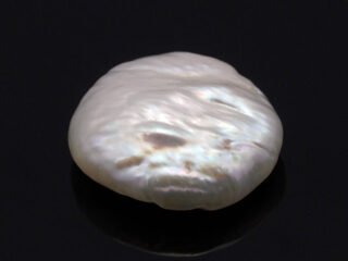 Keshi Pearl Moti 5.97 carat front view creamish white baroque shape