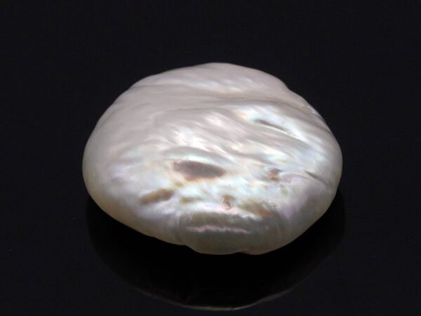 Keshi Pearl Moti 5.97 carat front view creamish white baroque shape