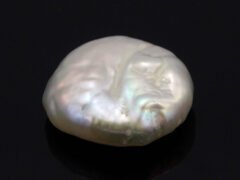 Keshi Pearl Moti 6.00 carat front view creamish white baroque shape