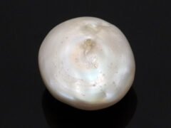 Keshi Pearl Moti 6.07 carat front view creamish white baroque shape