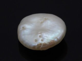 Keshi Pearl Moti 6.10 carat front view creamish white baroque shape