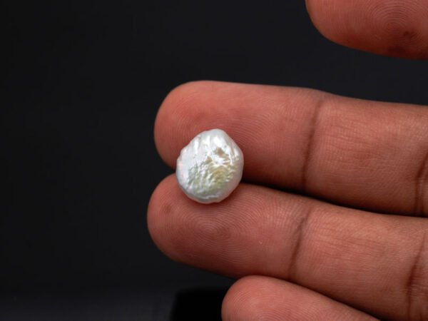 Keshi Pearl Moti 6.12 carat in hand actual size reference
