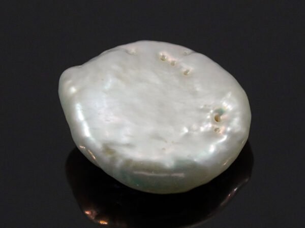 Keshi Pearl Moti 6.13 carat front view creamish white baroque shape