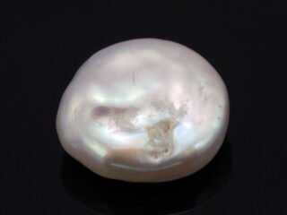 Keshi Pearl Moti 6.29 carat front view creamish white baroque shape