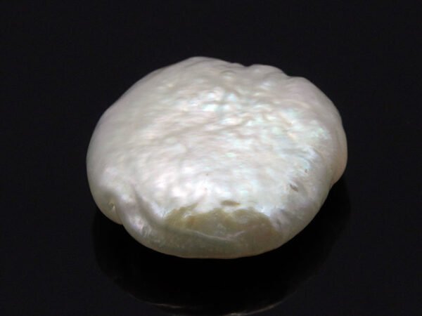 Keshi Pearl Moti 6.40 carat front view creamish white baroque shape