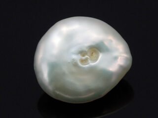 Keshi Pearl Moti 6.51 carat front view creamish white baroque shape