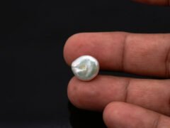 Keshi Pearl Moti 6.51 carat in hand actual size reference