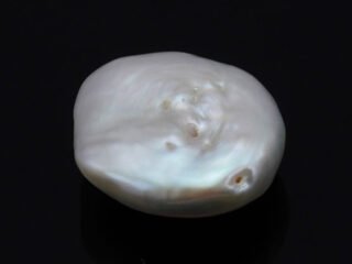 Keshi Pearl Moti 6.57 carat front view creamish white baroque shape