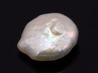 Keshi Pearl Moti 6.60 carat front view creamish white baroque shape