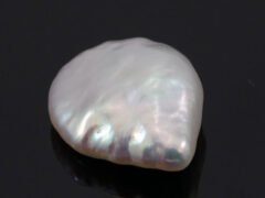 Keshi Pearl Moti 6.65 carat front view creamish white baroque shape
