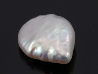 Keshi Pearl Moti 6.65 carat front view creamish white baroque shape