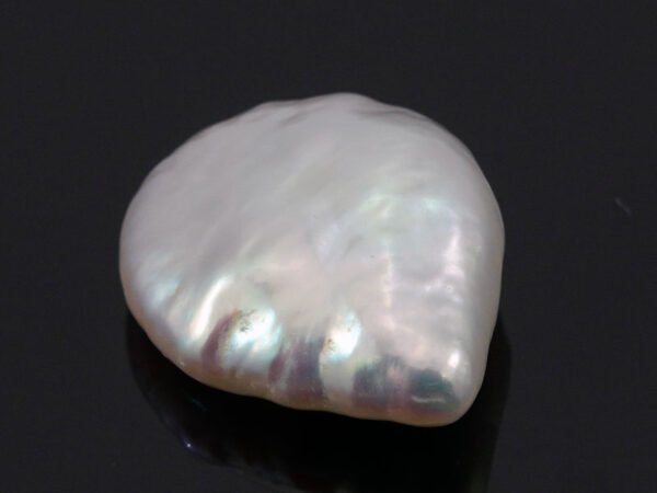 Keshi Pearl Moti 6.65 carat front view creamish white baroque shape